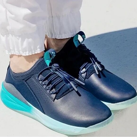 NWOB Clove Limited Edition Sneaker in Aqua Blue Size 9.5 - Picture 4 of 13